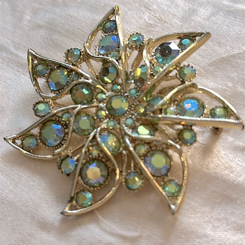 Vintage BSK Large Iridescent‎ Rhinestones Floral Gold Tone  Brooch